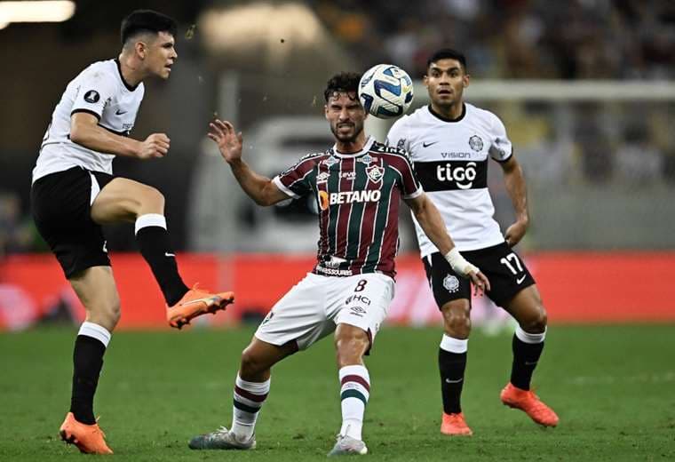 Imagen del partido entre Fluminense y Olimpia. AFP