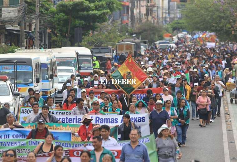 Marcha de gremiales en rechazo a la facturación electrónica/Foto: JC Torrejón