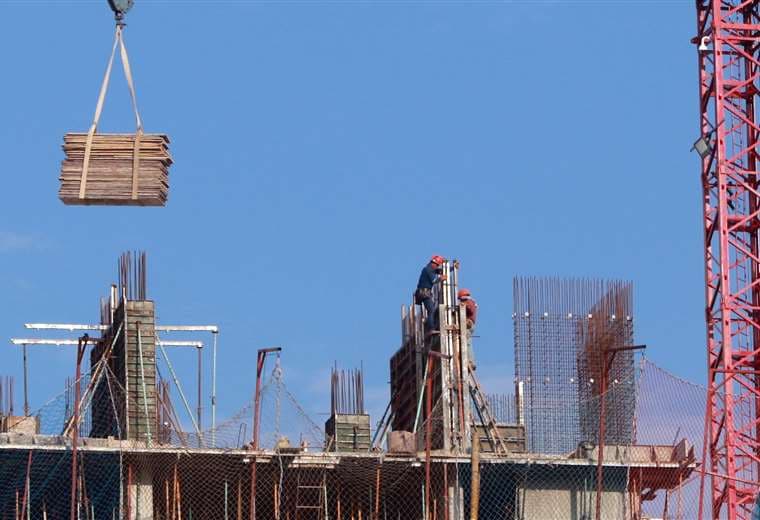 La construcción es otro sector que dinamiza la economía cruceña 