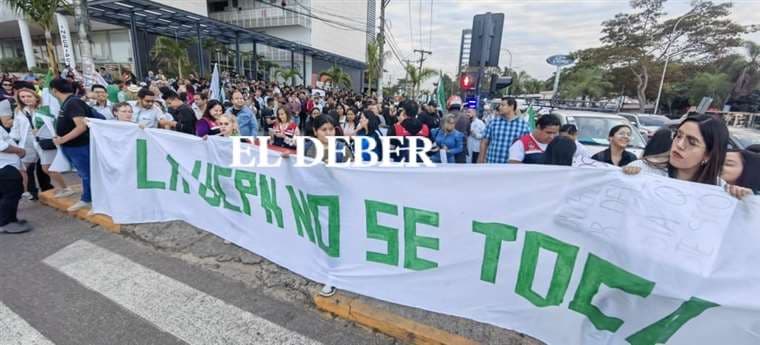 La marcha es en defensa de los acuíferos. Fotos: Jorge Gutiérrez