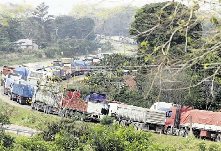 El ministro Montaño advirtió con presiones si no se aprueba la carretera
