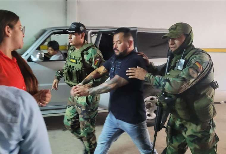 Elvis Riola de Andrade fue detenido en la capital cruceña.