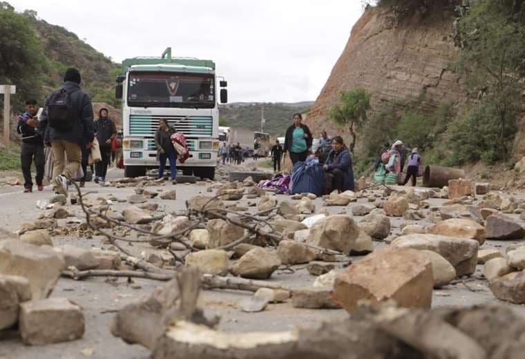 Los sectores afines a Evo Morales bloquean la ruta a Santa Cruz/Foto: APG