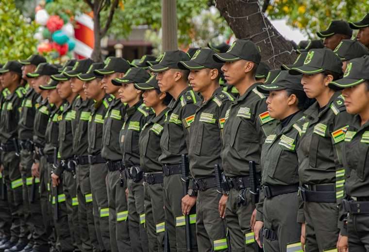 Policías de Tarija