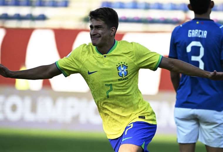 Gabriel Pirani celebra su gol que le dio el triunfo a Brasil. Foto: AFP