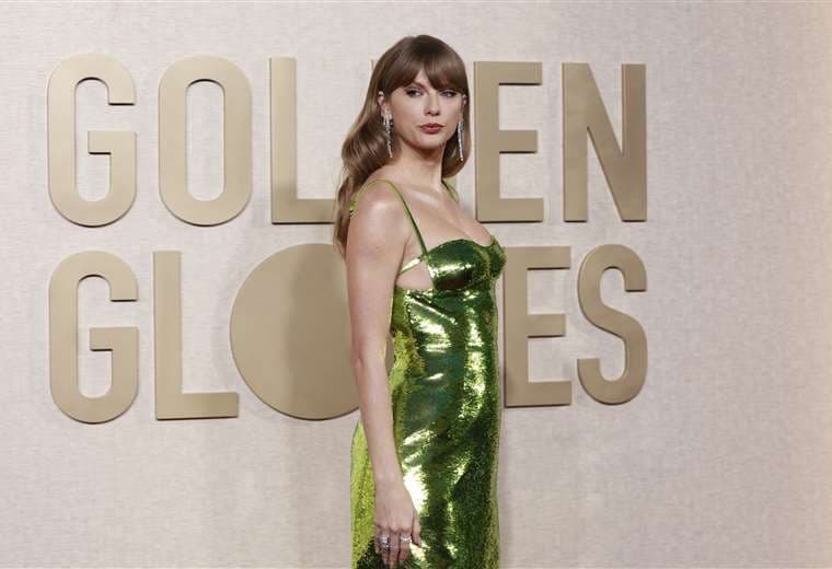 Taylor Swift en la alfombra roja de los Globos de Oro