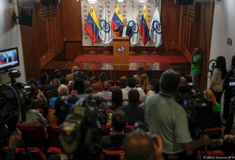 Venezuela pide capturar a jueces y diputados de Argentina