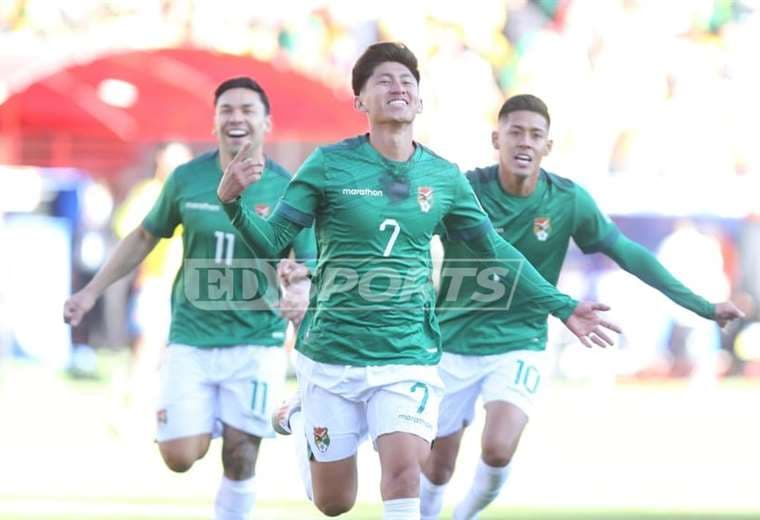 Miguel Terceros (7) marcó un verdadero golazo. Foto: Fuad Landívar