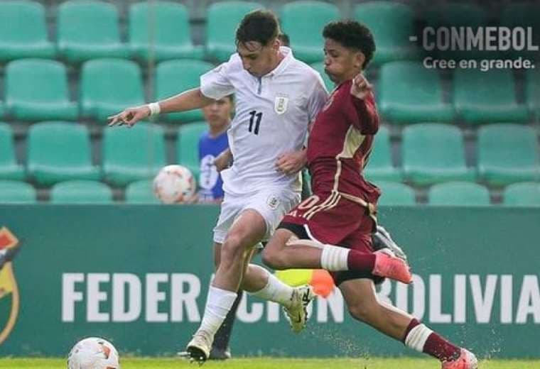 Venezuela y Uruguay tuvo un final no apto para cardíacos. Foto: Conmebol