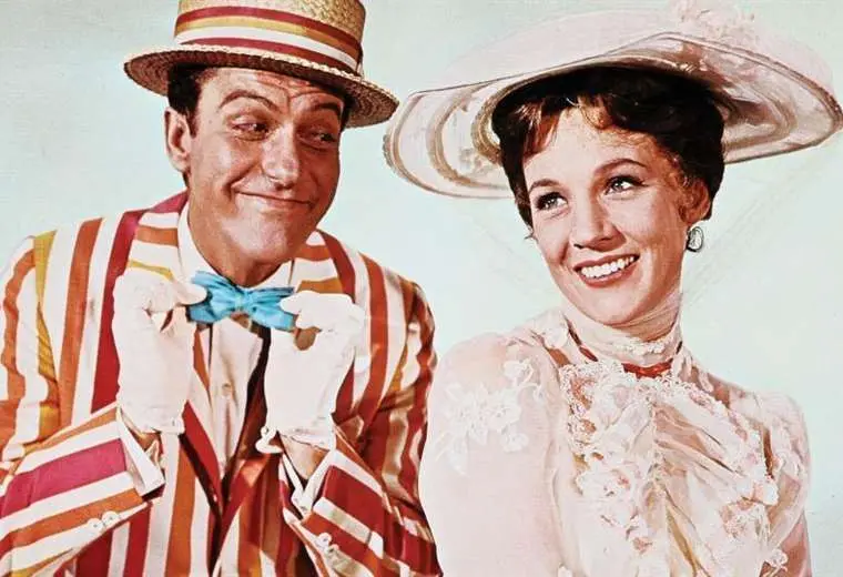 Quién era Pamela Travers, la creadora de Mary Poppins que odió la aclamada película de Walt Disney estrenada hace 60 años