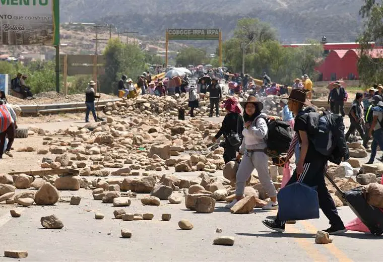 Los bloqueos se intensificaron este martes en Cochabamba/Foto: EFE