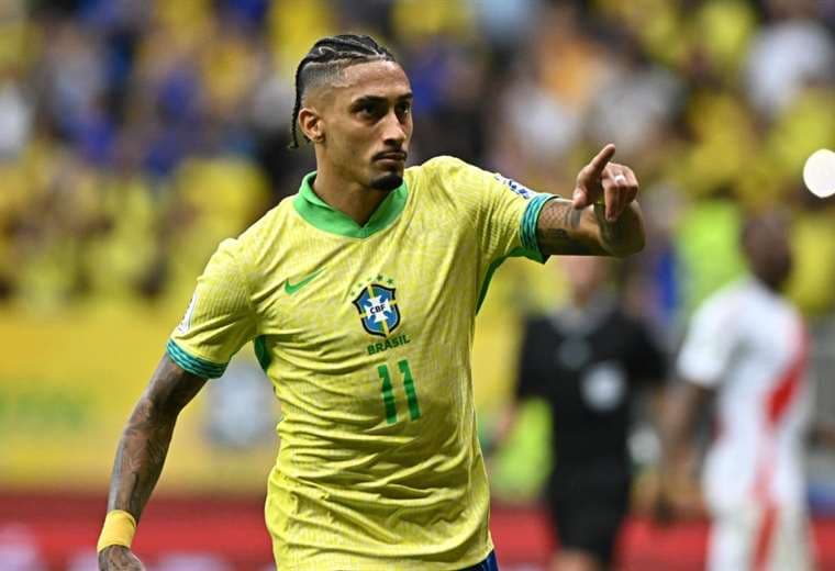 Raphinha marcó los dos primeros goles de la selección brasileña. Foto: EFE