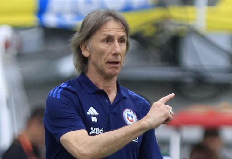 Ricardo Gareca asumió la responsabilidad de la caída ante a Colombia. Foto: EFE