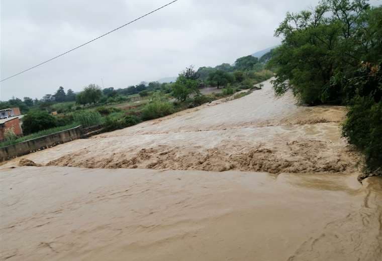 Santa Cruz recibe lluvias torrenciales y se recuperan caudales en los Valles