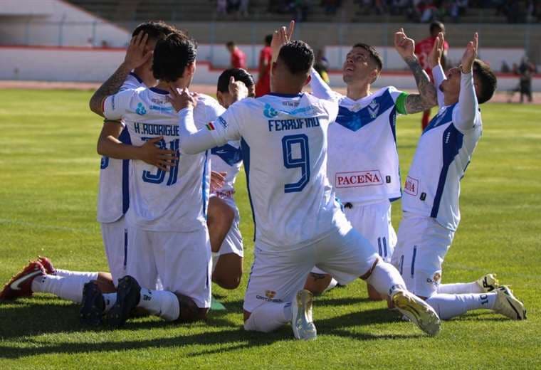 Celebración de los jugadores de San José, que ganaron por goleada. Foto: APG Noticias