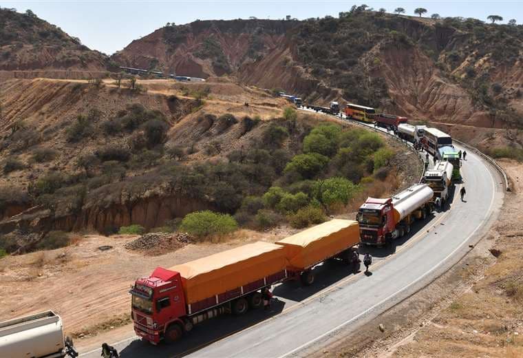 El transporte exige a Del Castillo desbloquear las carreteras