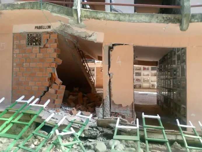 Un pabellón del cementerio de La Paz se hunde a sólo días de Todos Santos