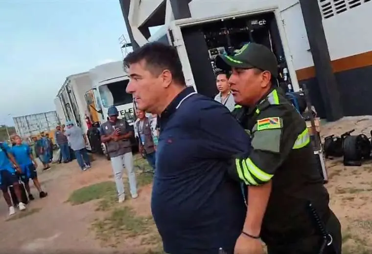 DT de Real S.C. agredió a un auxiliar de Bolívar a la salida del estadio 