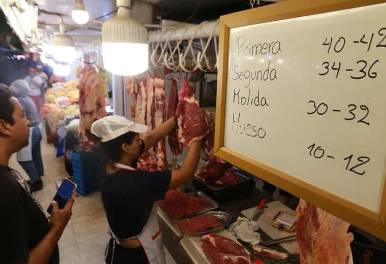 Hoy, en los mercados no habrá carne /Foto: Fuad Landívar 