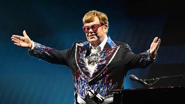 Elton John confiesa que perdió partes de su cuerpo como su próstata y cadera derecha