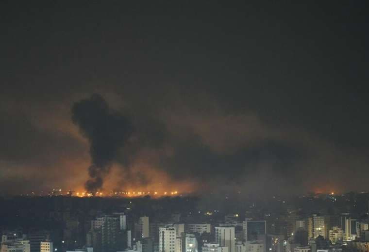 Nueva noche de intensos bombardeos israelíes en Beirut