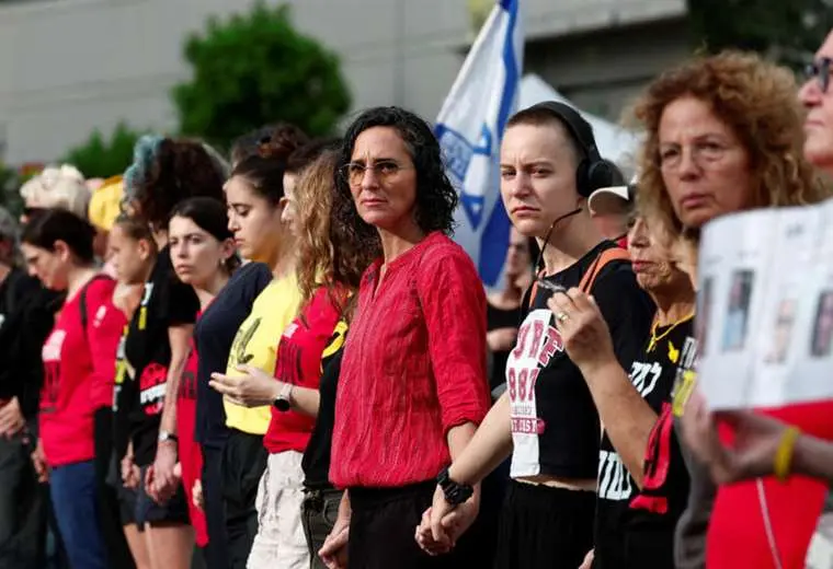 Víctimas israelíes recuerdan el 7 de octubre, el día que el Ejército tardó en llegar