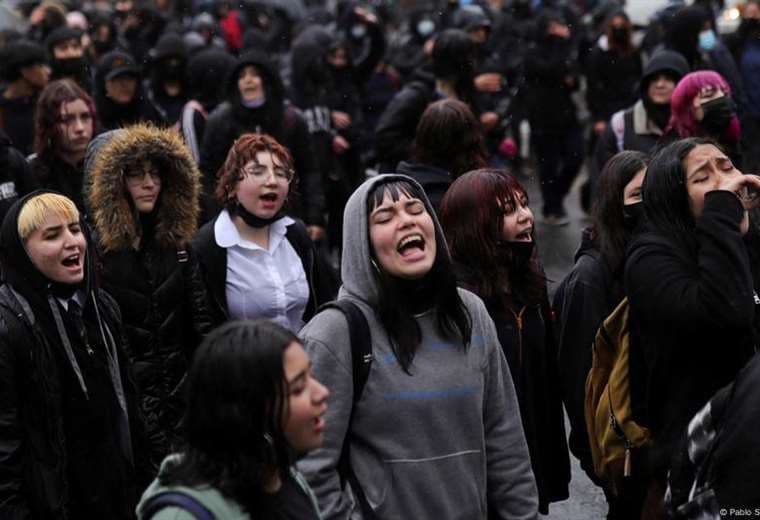 Boric anuncia condonación de la deuda universitaria en Chile