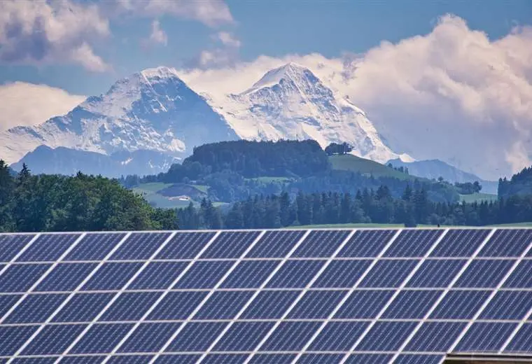 Suiza avanza con un parque solar en los Alpes | Imagen referencial