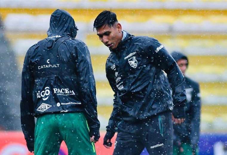  Jeyson Chura gana terreno y se perfila para ser titular ante Colombia
