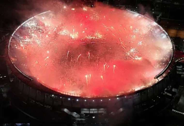 Debido a los fuegos artificiales, el estadio de River Plate fue clausurado. Foto: Internet