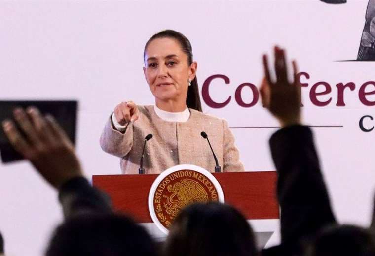 Cómo se comparan las "mañaneras" de Claudia Sheinbaum con las de AMLO (y qué dice de lo que será su gobierno)