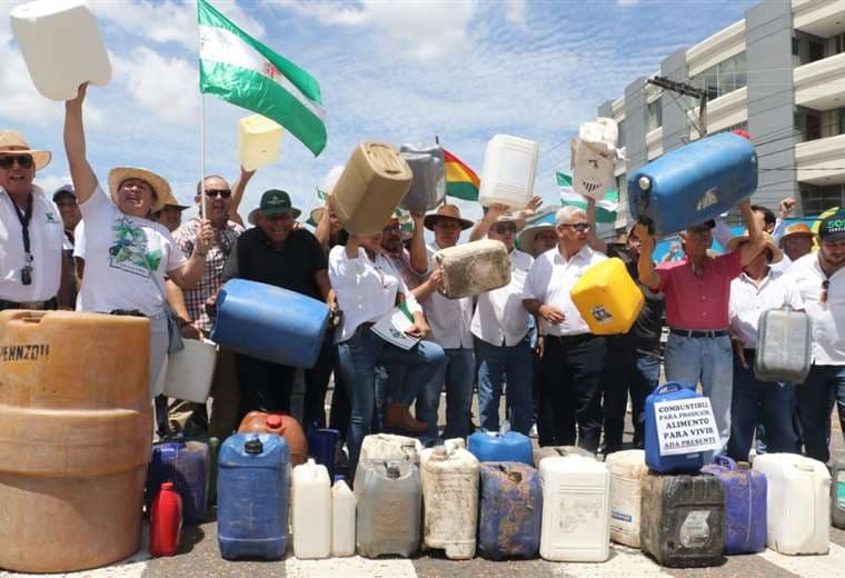 El sector productivo se ve afectado por la falta de diésel y gasolina /Foto: JC Torrejón 