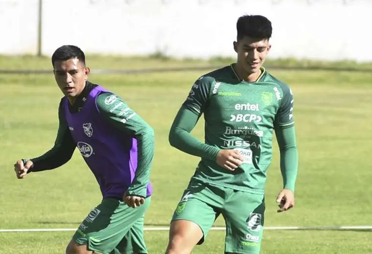 Gabriel Villamil (dcha.) durante el entrenamiento de este lunes de la Verde. Foto: APG