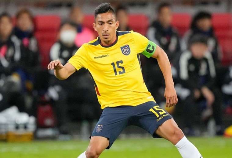 Ángel Mena, orgulloso de vestir la camiseta de su selección. Foto: Internet 