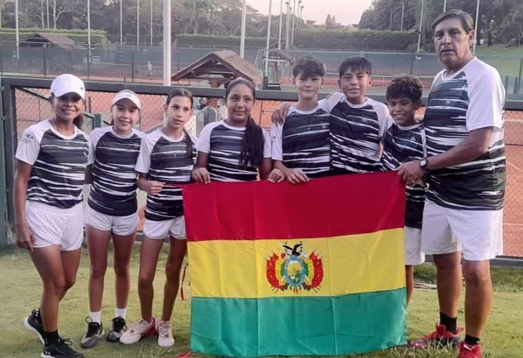 El equipo que representará a Bolivia en este torneo internacional. Foto: FBT