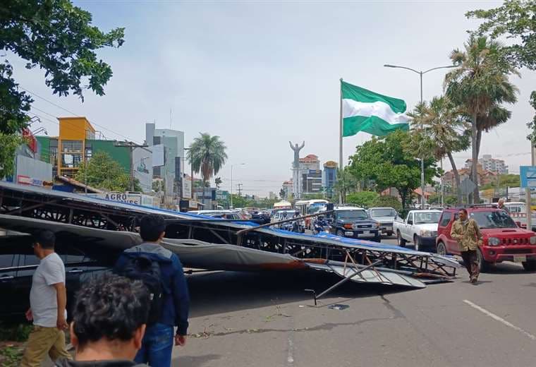 Sociedad de Ingenieros pide mayor control sobre las vallas publicitarias