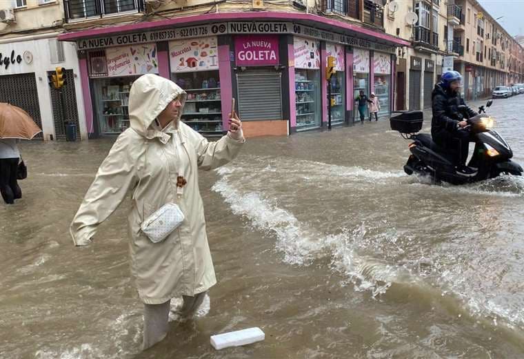 En imágenes: España en alerta por una nueva DANA que está causando inundaciones en la costa mediterránea del país