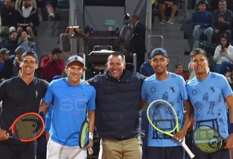 Dobles del Challenger de Montevideo: bolivianos Arias y Zeballos amargaron el debut de Diego Forlán