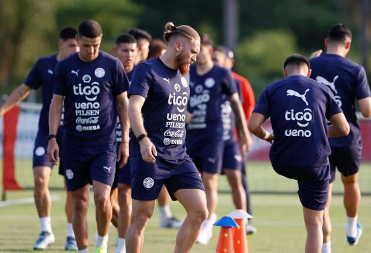 Paraguayos dicen que todavía hay "mucho por recorrer" en la eliminatoria sudamericana