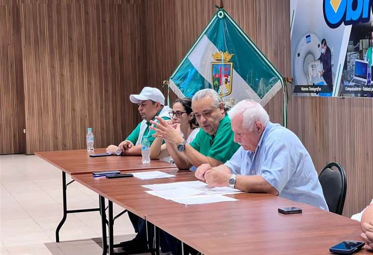 Reunión entre médicos y Municipio termina sin acuerdos sobre salarios atrasados