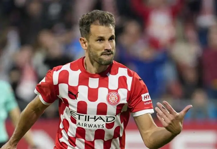 El delantero del Girona Cristhian Stuani celebra su gol. Foto: EFE