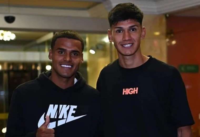 Enzo Monteiro y Marcelo Tórrez a su llegada a La Paz. Foto: Sports 360