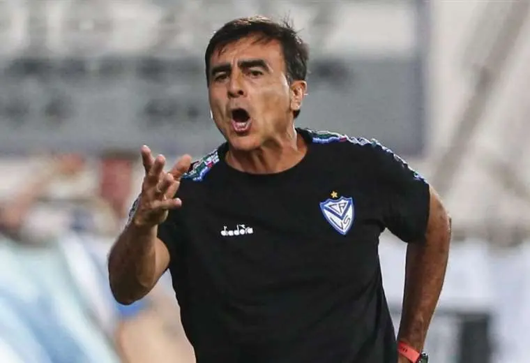 Gustavo Quinteros dirige actualmente a Vélez Sarsfield de Argentina. Foto: Internet