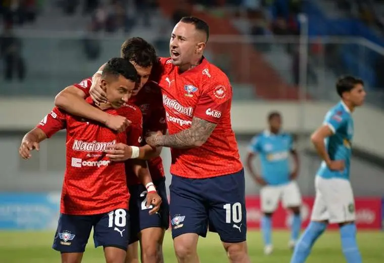 Wilstermann derrotó a San Antonio y se acerca a zona de Copa Sudamericana