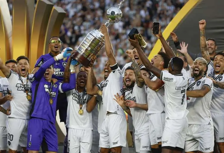 Botafogo venció (3-1) al Atlético Mineiro y por primera vez es campeón de la Libertadores