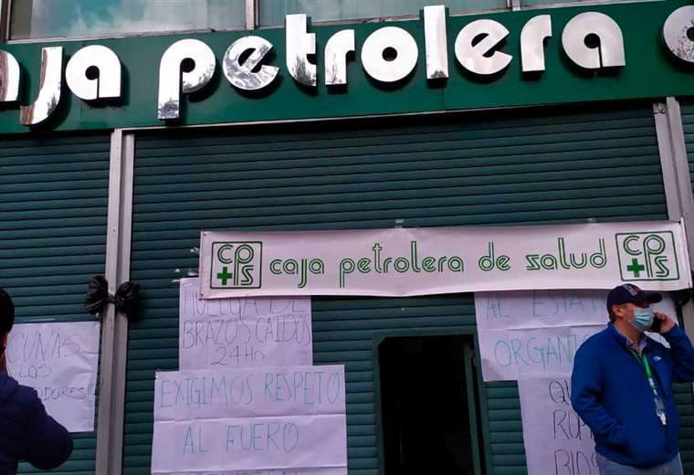 Este martes inicia el paro de 96 de los trabajadores de la Caja Petrolera de Salud