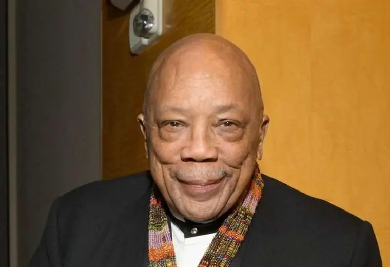 Muere Quincy Jones, el gigante de la música que produjo "Thriller" de Michael Jackson y trabajó con Frank Sinatra