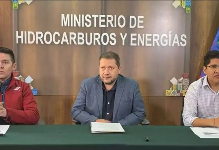 Autoridades de Gobierno garantizaron la provisión de combustibles/Foto: Captura video