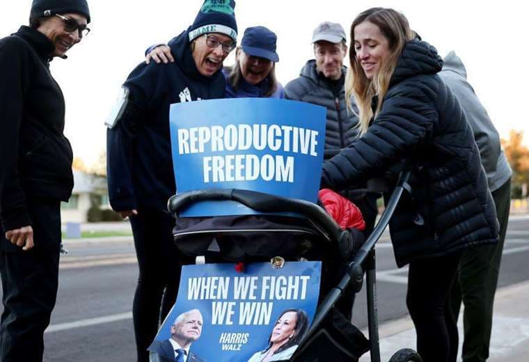 Los estadounidenses votan en masa a favor de la protección del derecho al aborto