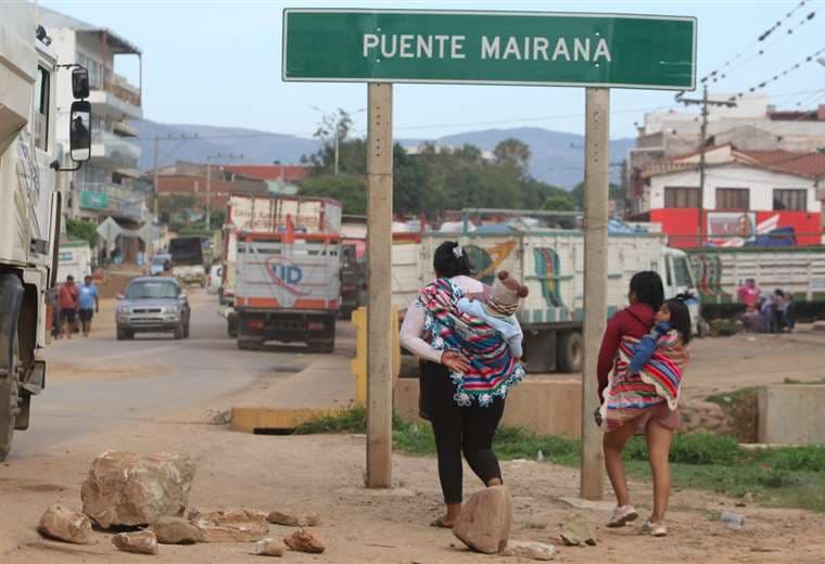 Investigan a director de colegio por obligar a bloquear a alumnos en Mairana  